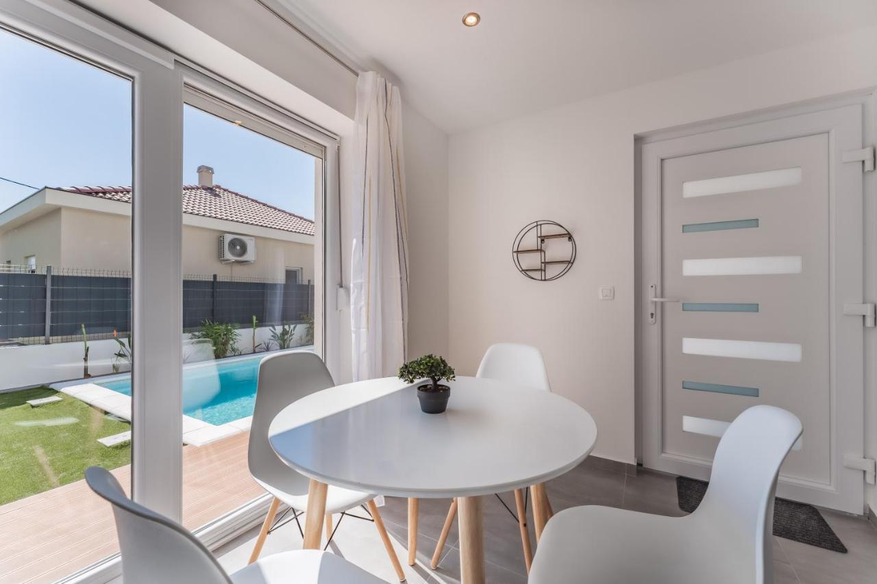 Bernie Apartments With A Pool Zadar Zewnętrze zdjęcie