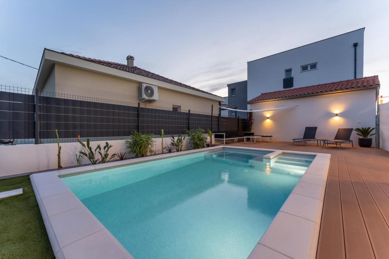 Bernie Apartments With A Pool Zadar Zewnętrze zdjęcie