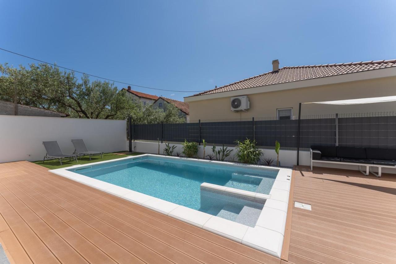 Bernie Apartments With A Pool Zadar Zewnętrze zdjęcie